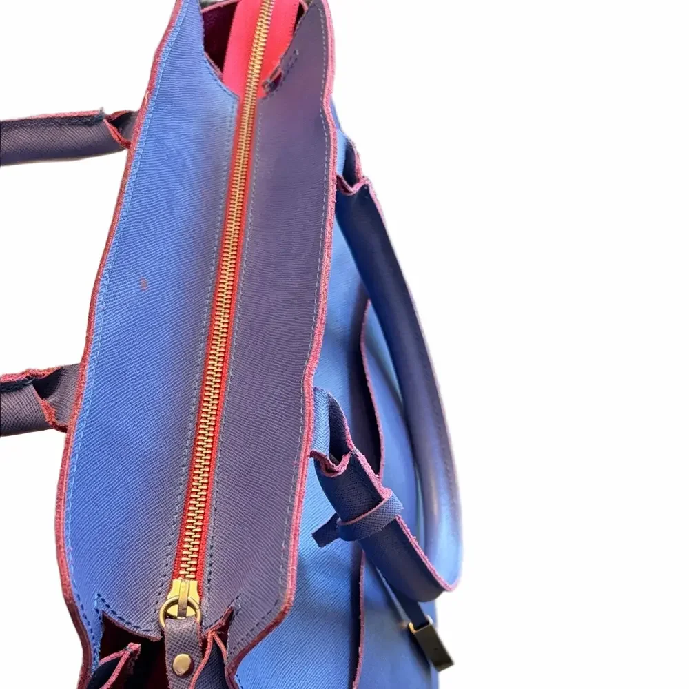 Innue Genuine Italian leather cornflower blue Stylish top zip Handbag.